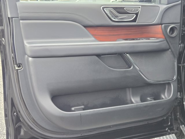 Used 2024 Lincoln Navigator - photo 25