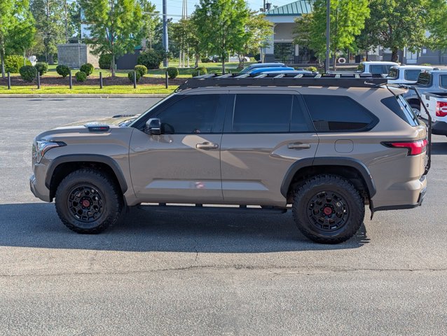 Used 2025 Toyota Sequoia - photo 9