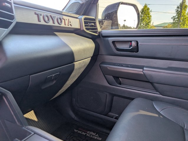 Used 2025 Toyota Sequoia - photo 26
