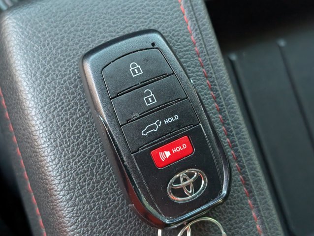 Used 2025 Toyota Sequoia - photo 27