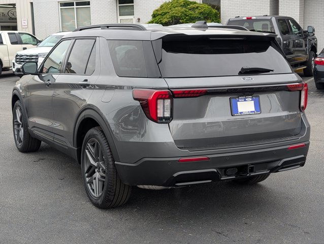 New 2026 Ford Explorer - photo 2