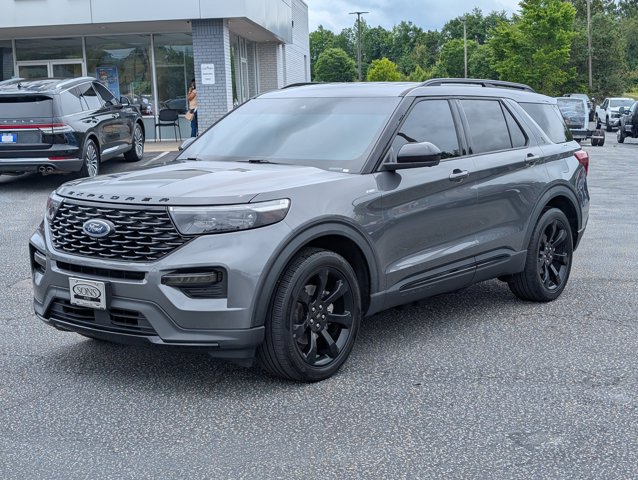 Used 2023 Ford Explorer - photo 2