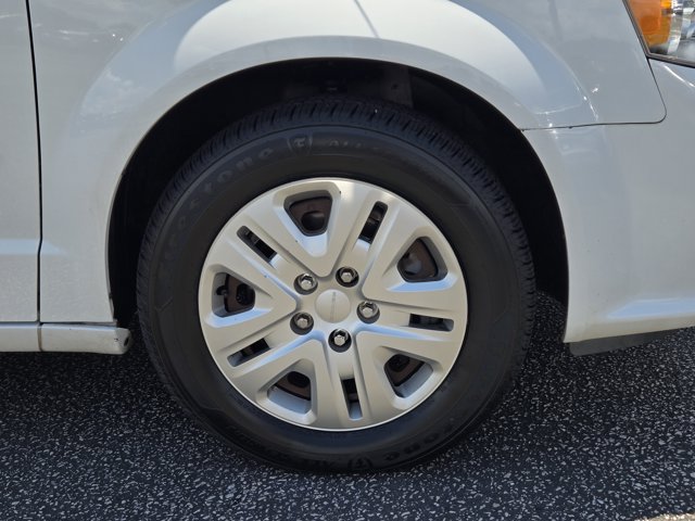 Used 2017 Dodge Grand Caravan - photo 2