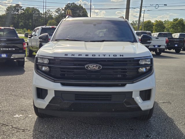 Used 2025 Ford Expedition - photo 2