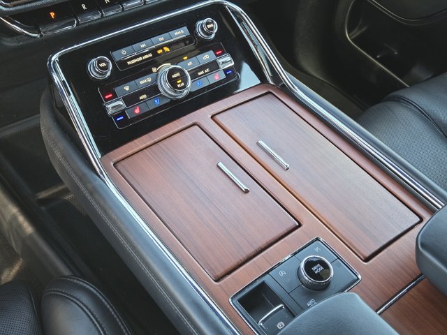 Used 2024 Lincoln Navigator - photo 35
