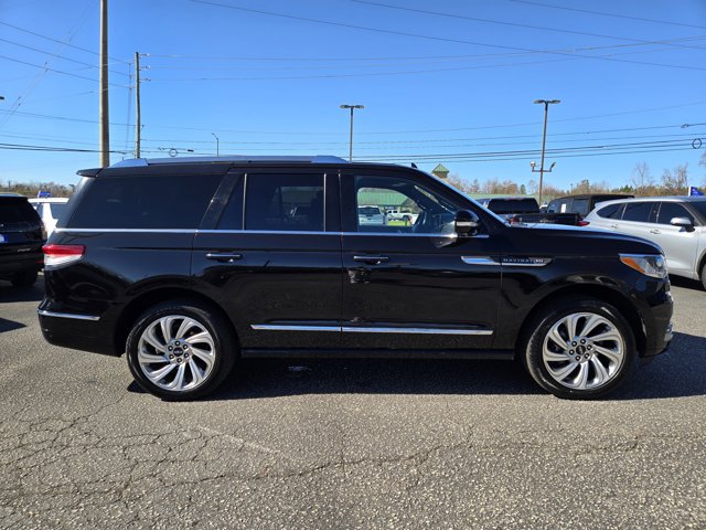 Used 2024 Lincoln Navigator - photo 7
