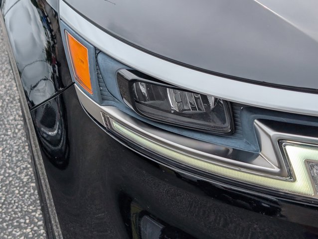 Used 2023 Kia Carnival - photo 6
