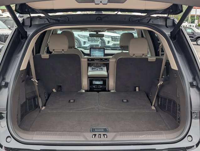 Used 2021 Lincoln Aviator - photo 9