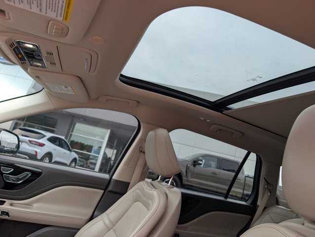 Used 2021 Lincoln Aviator - photo 16