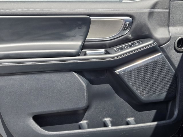 Used 2025 Ford Expedition - photo 15