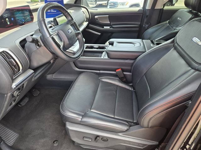 Used 2025 Ford Expedition - photo 17