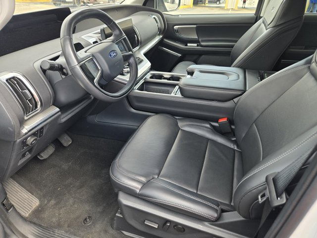 Used 2025 Ford Expedition MAX - photo 9