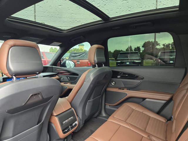 Used 2026 Lincoln Nautilus - photo 10