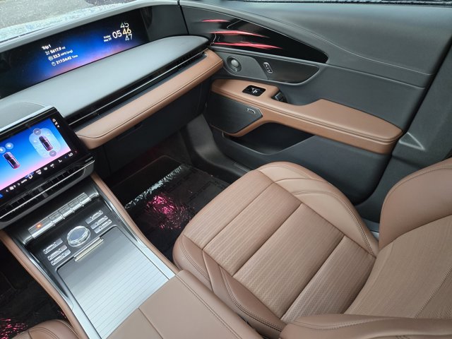 Used 2026 Lincoln Nautilus - photo 11