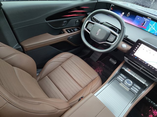 Used 2026 Lincoln Nautilus - photo 13