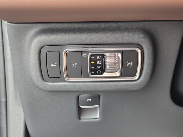 Used 2026 Lincoln Nautilus - photo 21