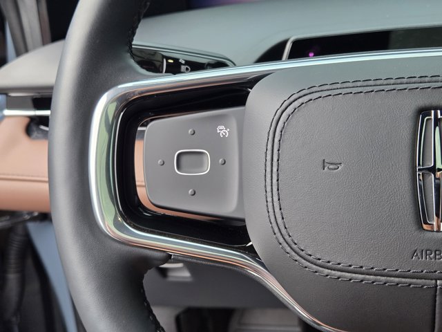 Used 2026 Lincoln Nautilus - photo 22