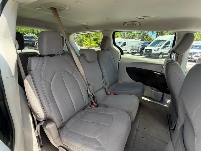 Used 2017 Chrysler Pacifica - photo 9