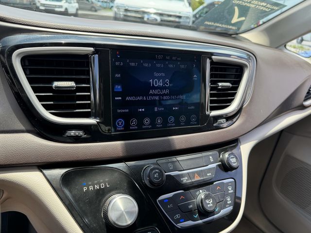 Used 2017 Chrysler Pacifica - photo 12