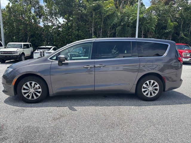 Used 2017 Chrysler Pacifica - photo 6