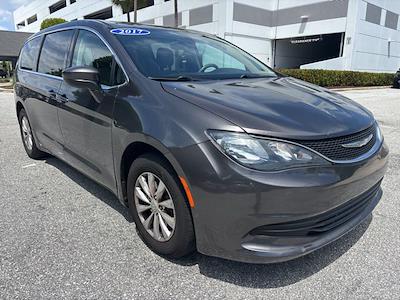Used 2017 Chrysler Pacifica - photo 1