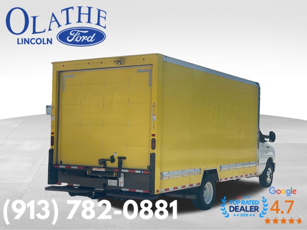 Used 2023 Ford E-350 - photo 24