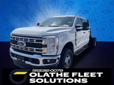 New 2025 Ford F-350 XL Crew Cab 4x4 9' 4" CM Truck Beds Steel Flatbed Truck with Gooseneck Hitch for sale #C51000 - photo 1