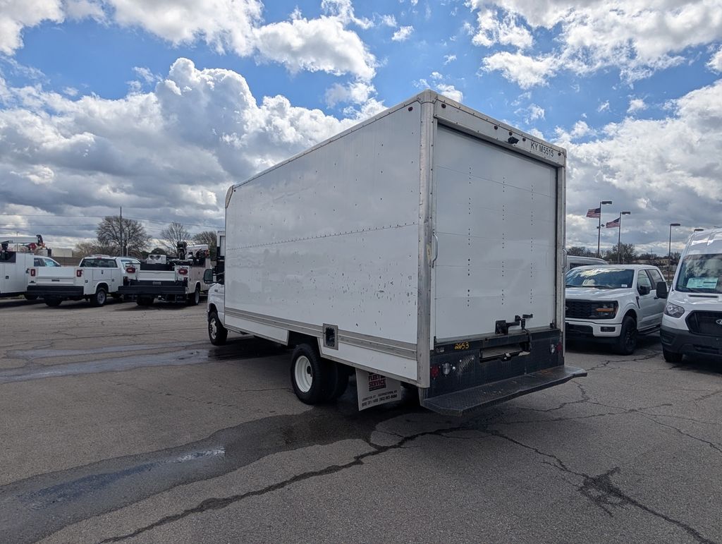 Used 2021 Ford E-450 - photo 6