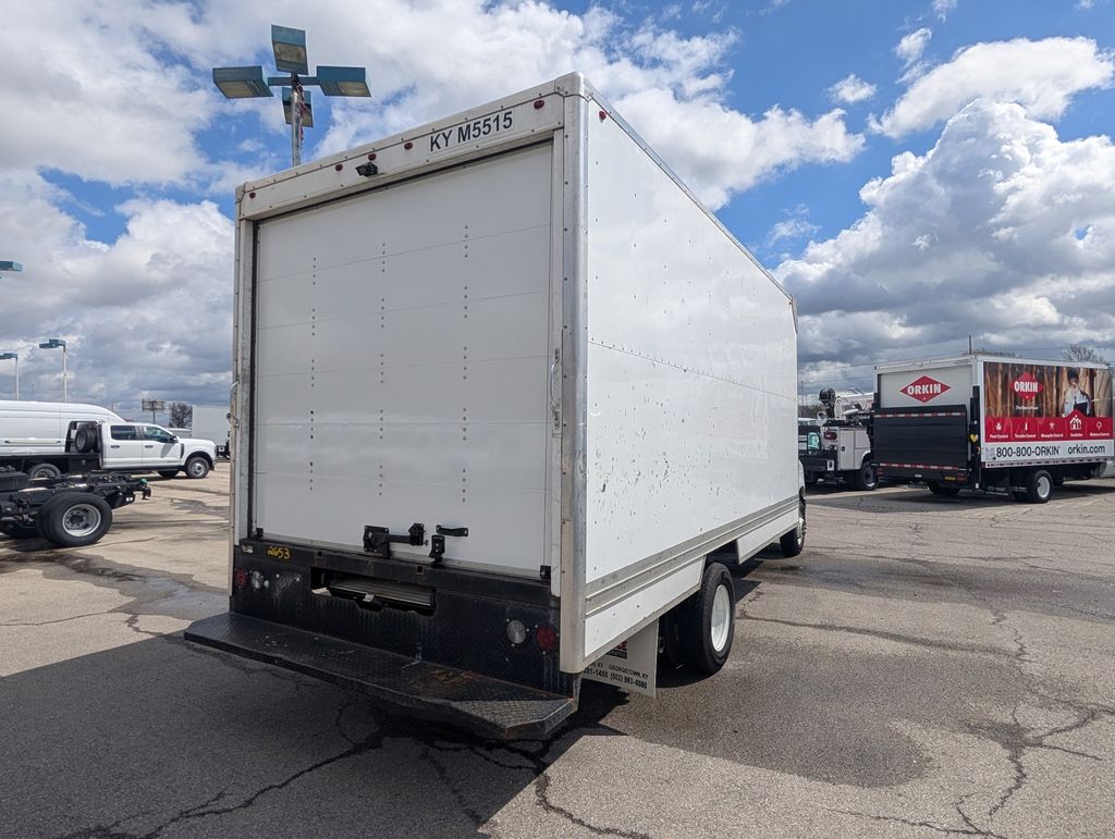 Used 2021 Ford E-450 - photo 9