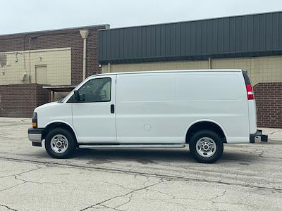 Used 2024 GMC Savana 2500 - photo 1