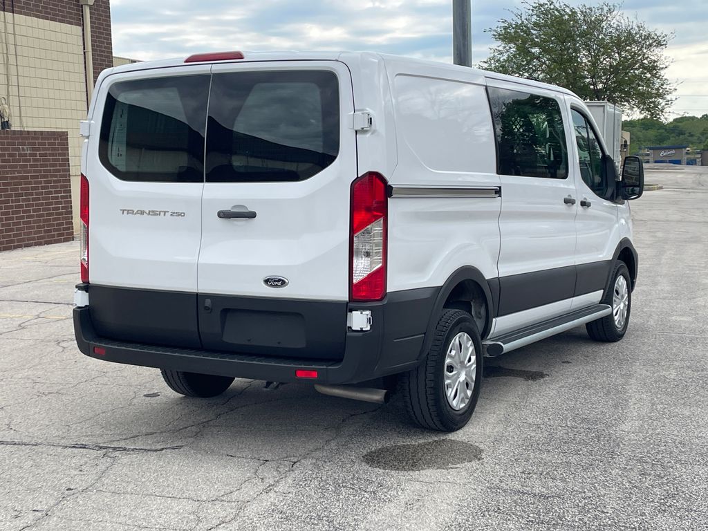 Used 2024 Ford Transit 250 - photo 5