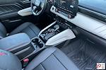 Used 2024 GMC Canyon Crew Cab 4x4 Pickup for sale #325358 - photo 17