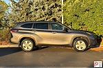 Used 2024 Toyota Highlander LE for sale #325418 - photo 4