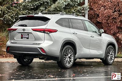 Used 2022 Toyota Highlander Limited for sale #325447 - photo 2