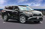 Used 2024 Toyota Highlander AWD SUV for sale #325547 - photo 2