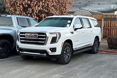 Used 2025 GMC Yukon XL - photo 1