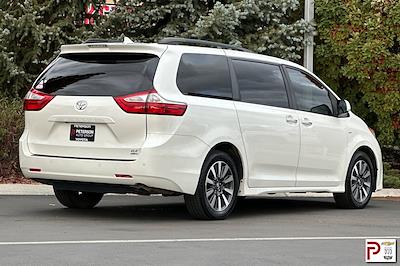 Used 2018 Toyota Sienna XLE Premium Minivan for sale #G133704A - photo 2