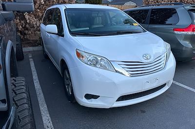 Used 2017 Toyota Sienna FWD Minivan for sale #G266367B - photo 2