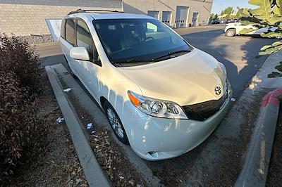 Used 2017 Toyota Sienna XLE Minivan for sale #G386725A - photo 1