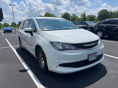 2017 Chrysler Pacifica FWD Minivan for sale #2724A - photo 2