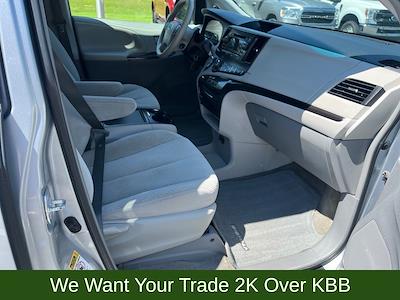 Used 2014 Toyota Sienna - photo 1