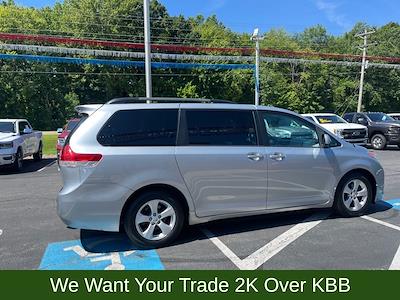 Used 2014 Toyota Sienna - photo 1