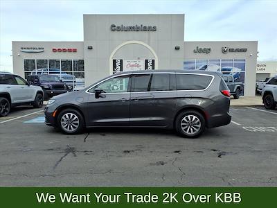 Used 2023 Chrysler Pacifica Touring L Minivan for sale #P1366 - photo 1