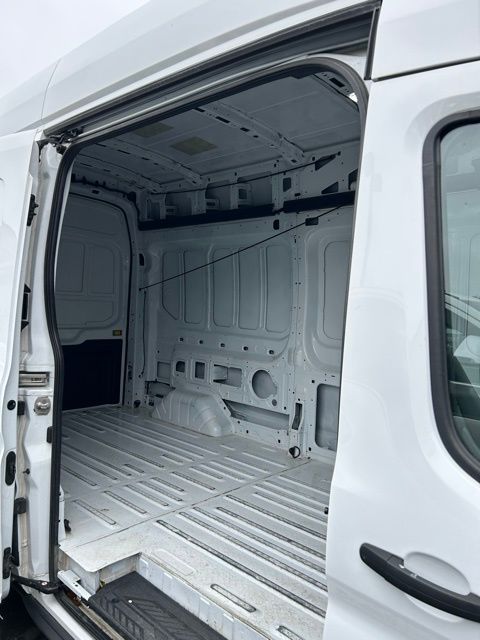 Used 2023 Ford Transit 250 - photo 2