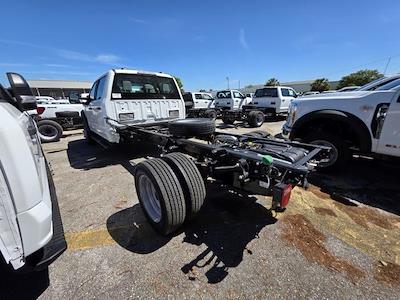 2025 Ford F-550 Crew Cab DRW 4WD Cab Chassis for sale #1878110 - photo 2