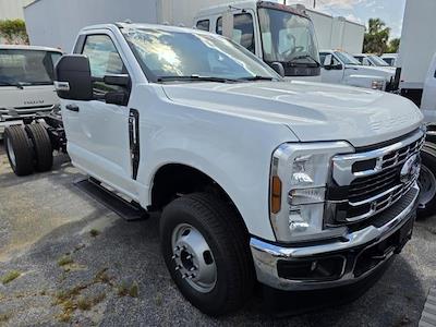 New 2025 Ford F-350 XL Regular Cab 4WD Cab Chassis for sale #1886328 - photo 1