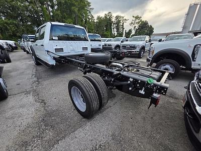 New 2025 Ford F-550 XL Crew Cab 4WD Cab Chassis for sale #1915550 - photo 2