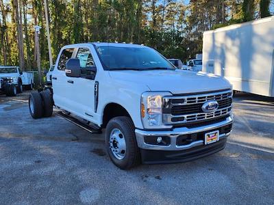 2025 Ford F-350 Crew Cab DRW 4WD Cab Chassis for sale #1924054 - photo 1