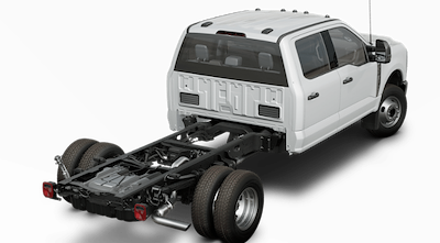 2025 Ford F-350 Crew Cab DRW 4WD Cab Chassis for sale #1925122 - photo 2
