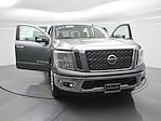 Used 2017 Nissan Titan SV Crew Cab Pickup for sale #R243328AA - photo 32